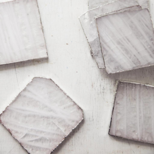 yoga-day-kristalovy-podtacek-silver-tit