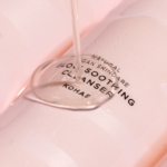 Nui Cosmetics Rozjasňující čistící gel Kohae