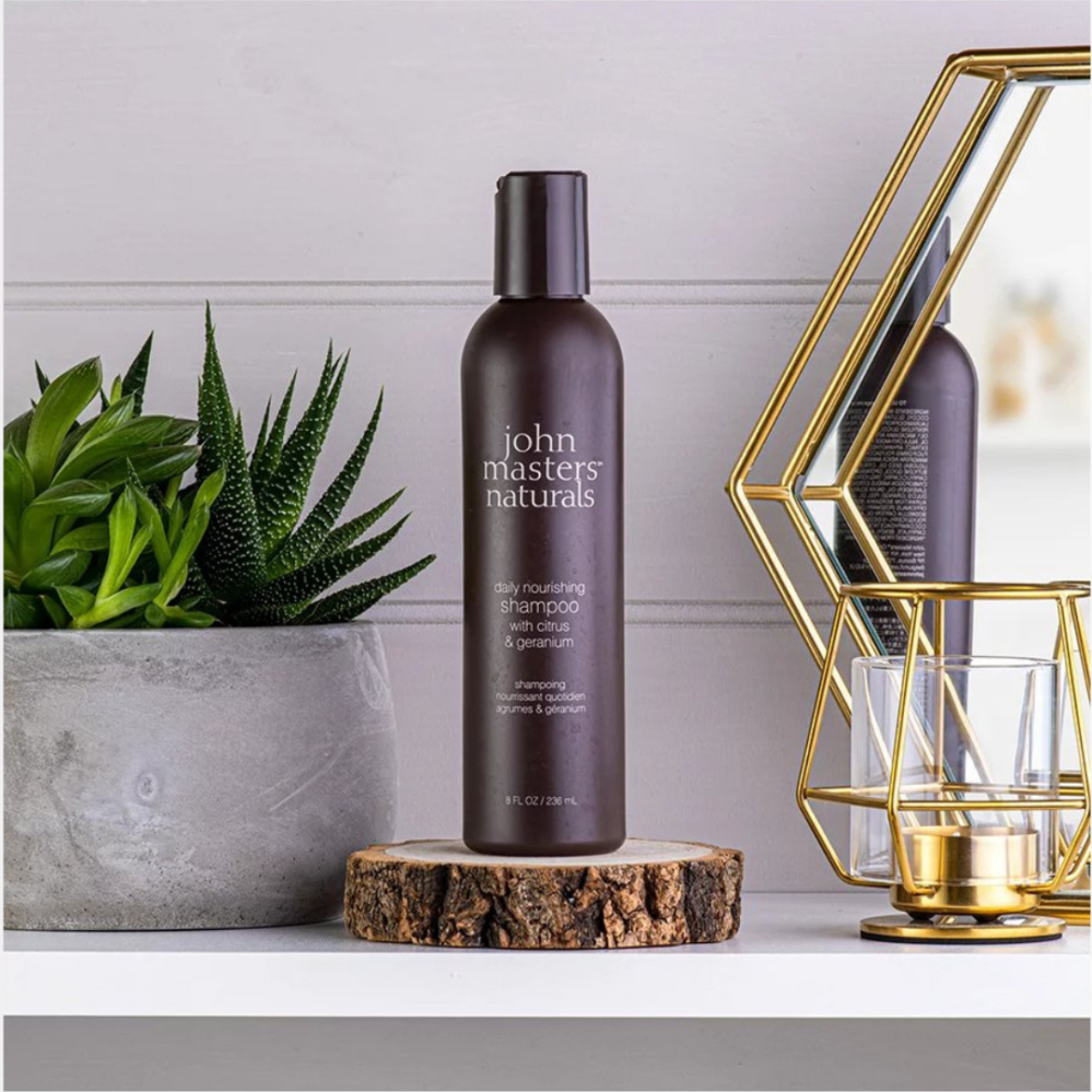 John Masters Organics denní vyživující šampon s citrusy a geránií