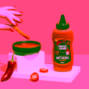 Hunter-&-Gather-paliva-omacka-sriracha3