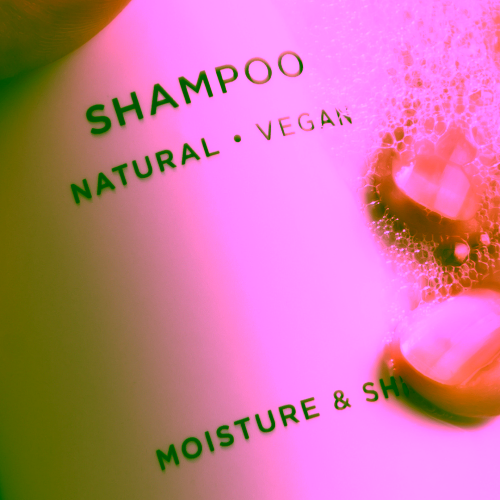 Nui Cosmetics Přírodní hydratační šampon na vlasy