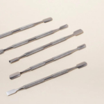 Manucurist Oboustranná pomůcka na úpravu nehtové kůžičky