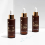 Vanessa Megan Zklidňující hydra sérum s Blue Tansy a koloidním stříbrem Blue Tansy & Cypress Anti-Redness Soothing Serum