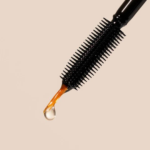 Inika Organic Přírodní pečující sérum na řasy a obočí