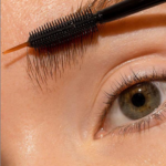 Inika Organic Přírodní pečující sérum na řasy a obočí